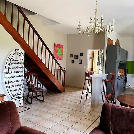 بيت للعطل La Maison Les Marronniers *